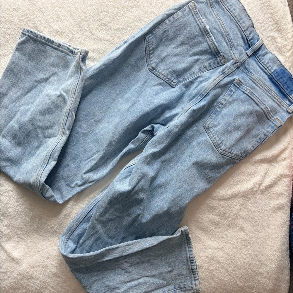 Abercrombie & Fitch Light Blue Straight Ultra High Rise Jeans 28/6 - Picture 2 of 4